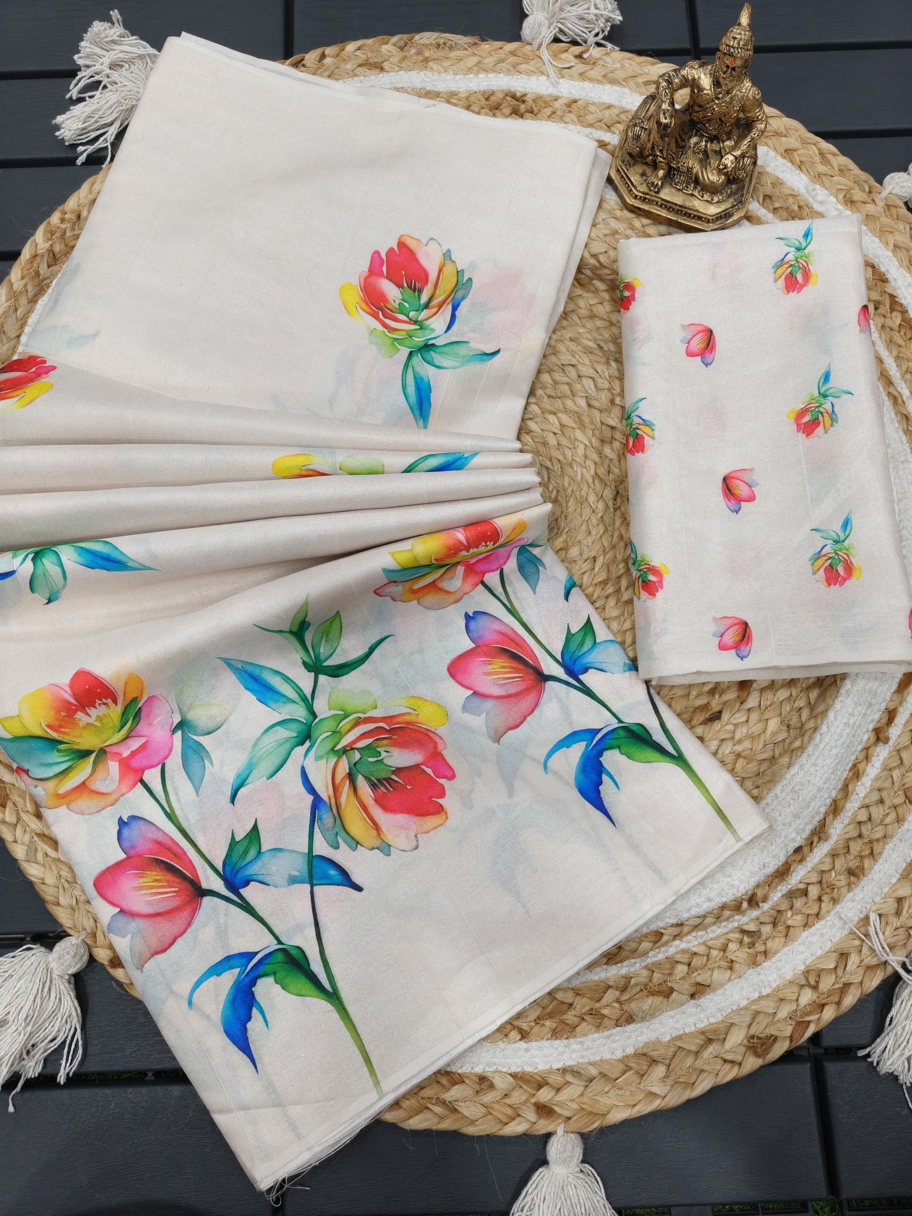 Aarohi Heavy Handloom Tussar Silk Saree with Tulips Digital Print & Matching Blouse