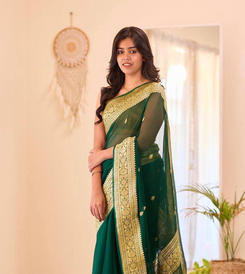 Elegant Green Saree with Golden Zari Border and Pallu