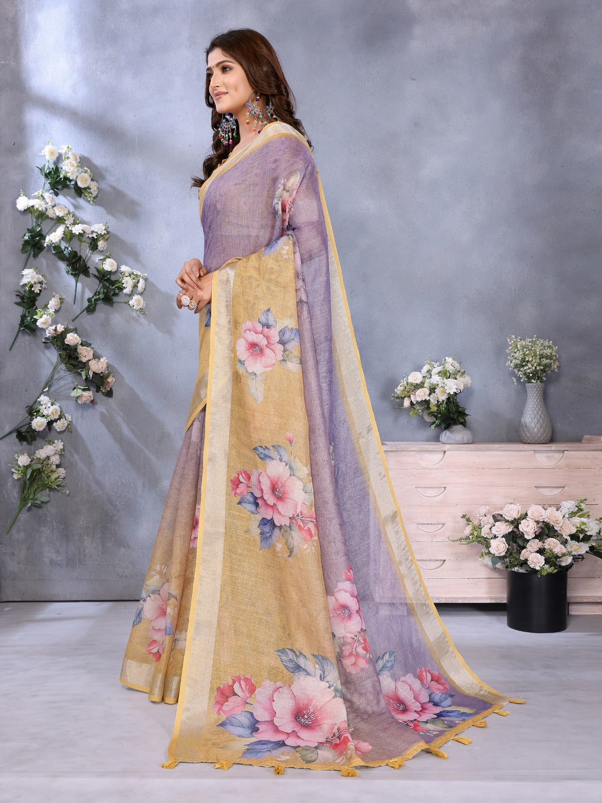 Elegant Linen Shimmer Floral Printed Saree with Blouse Piece