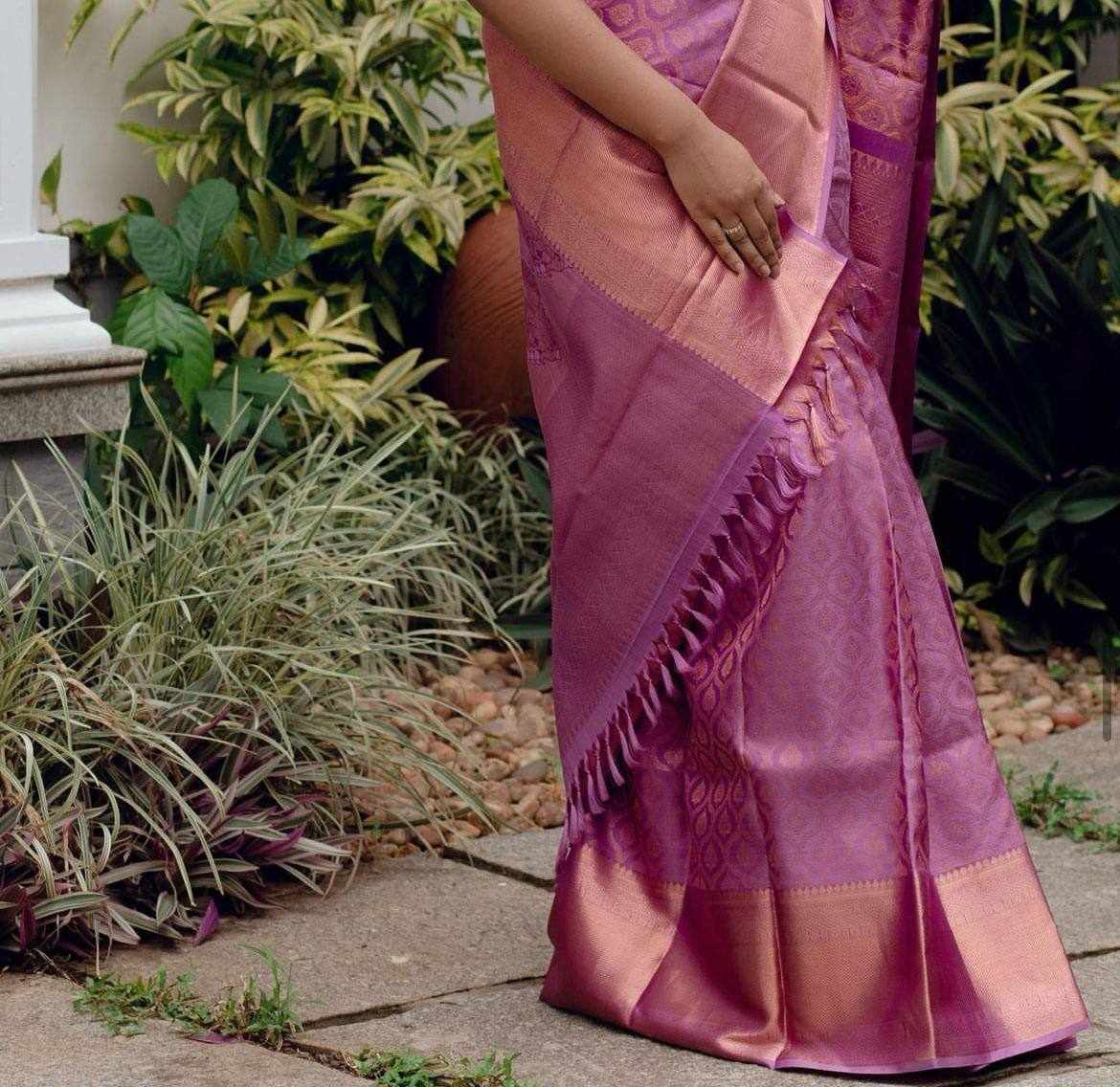 Women's Soft Litchi Silk Jacquard Saree with Rich Pallu & Running Blouse – Pink