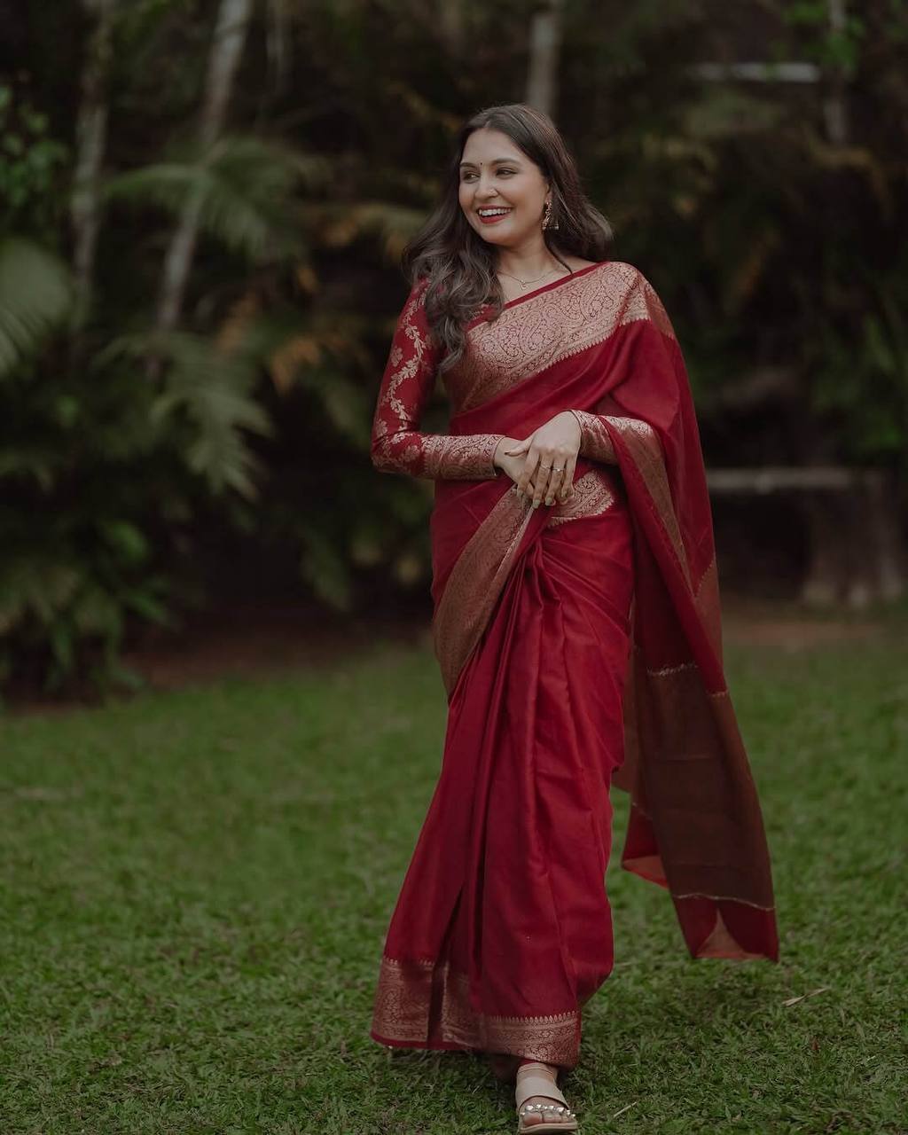 Elegant Red Banarasi Silk Saree with Golden Zari Border