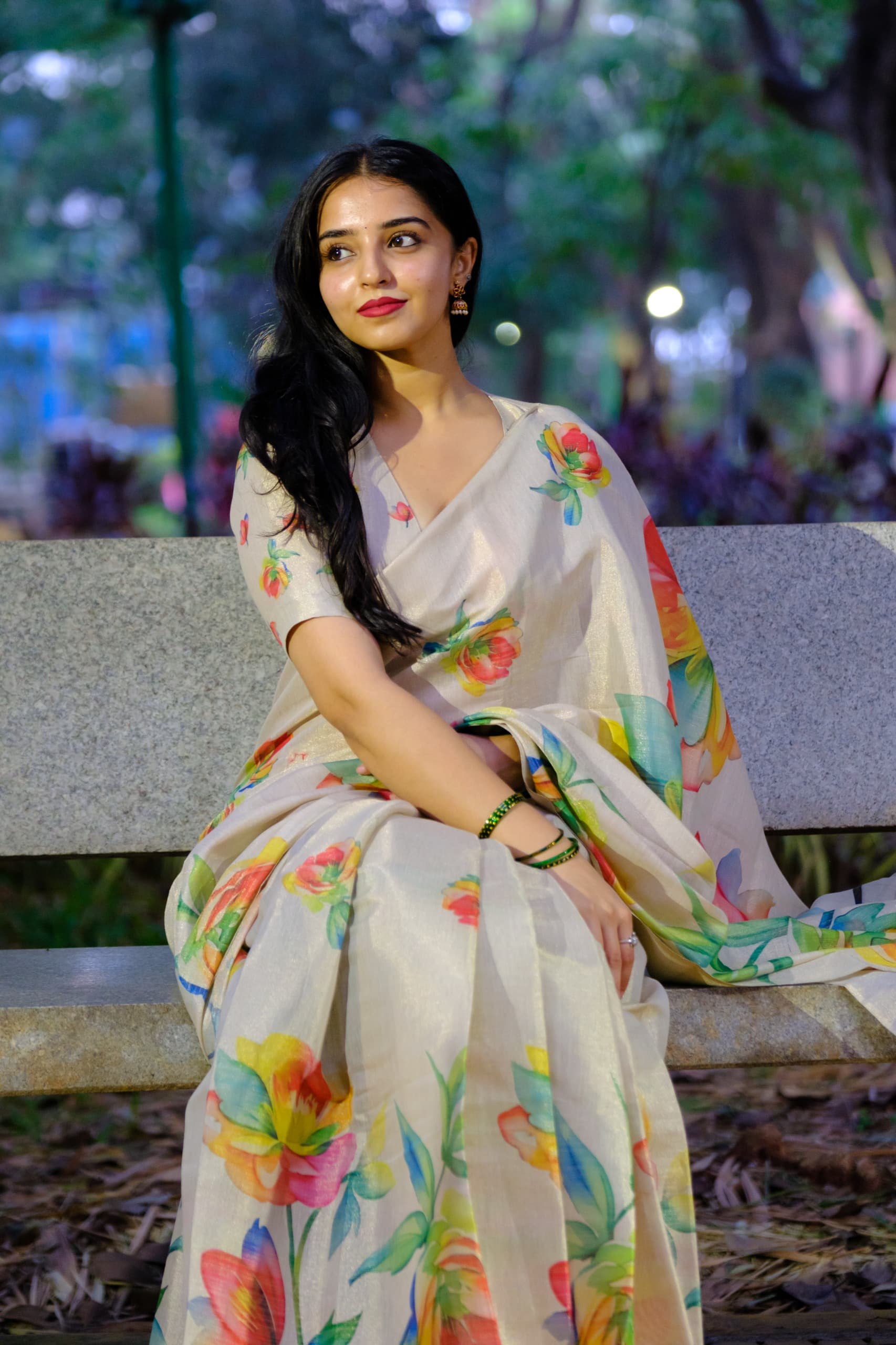 Aarohi Heavy Handloom Tussar Silk Saree with Tulips Digital Print & Matching Blouse