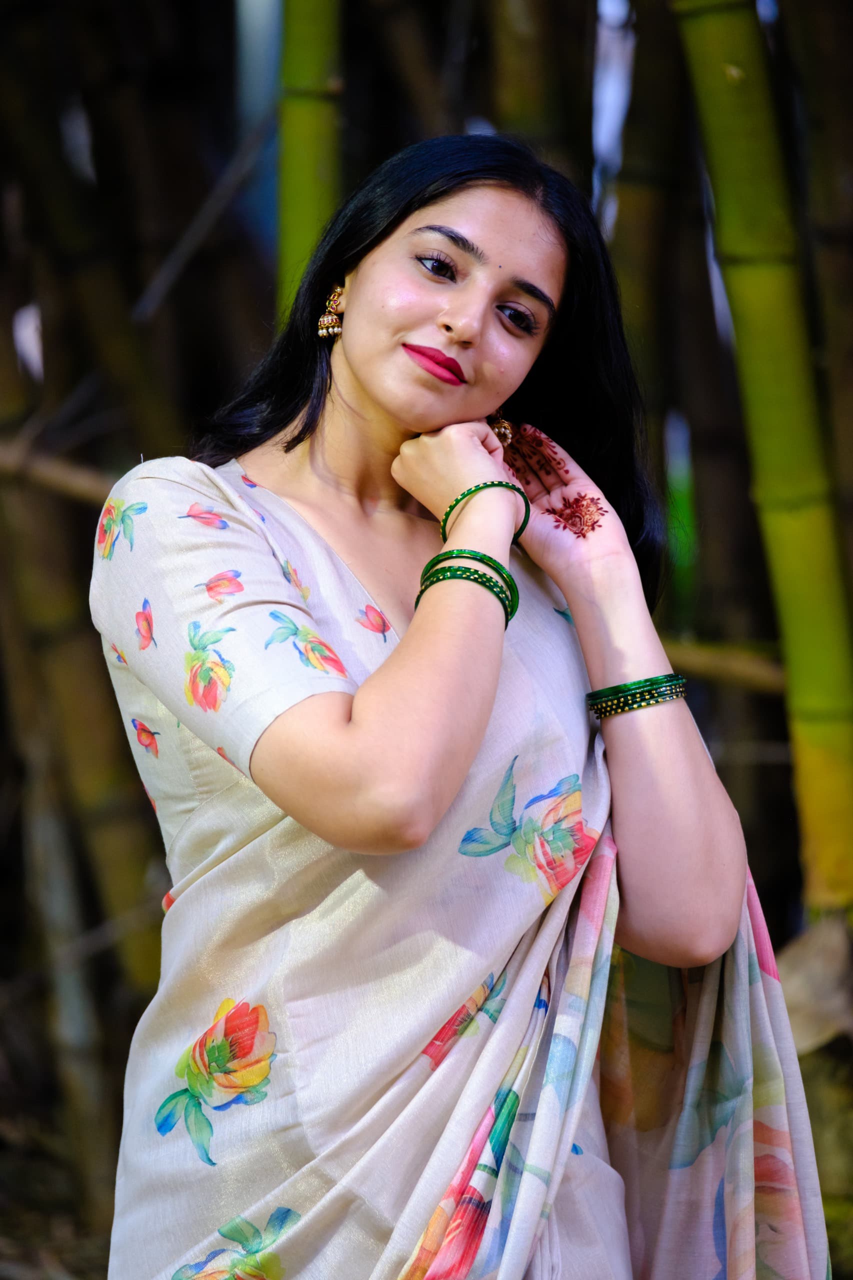 Aarohi Heavy Handloom Tussar Silk Saree with Tulips Digital Print & Matching Blouse