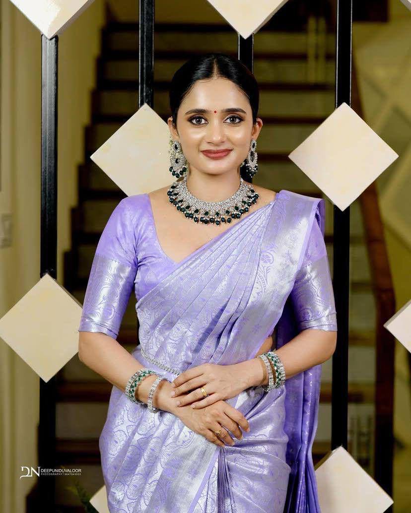 Elegant Purple Kanjivaram Silk Saree with Contrast Border and Zari Work