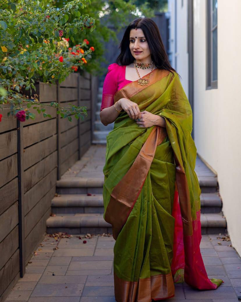 Traditional South Indian Silk Saree with Contrast Border and Blouse Piece Green and Pink
