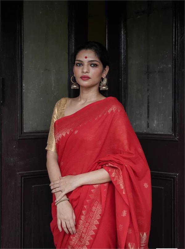 Elegant Red Silk Saree with Golden Border