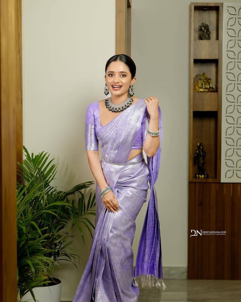 Elegant Purple Kanjivaram Silk Saree with Contrast Border and Zari Work