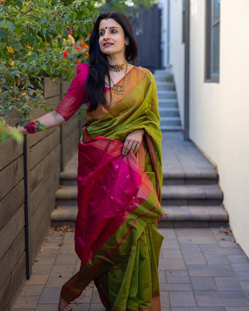 Traditional South Indian Silk Saree with Contrast Border and Blouse Piece Green and Pink