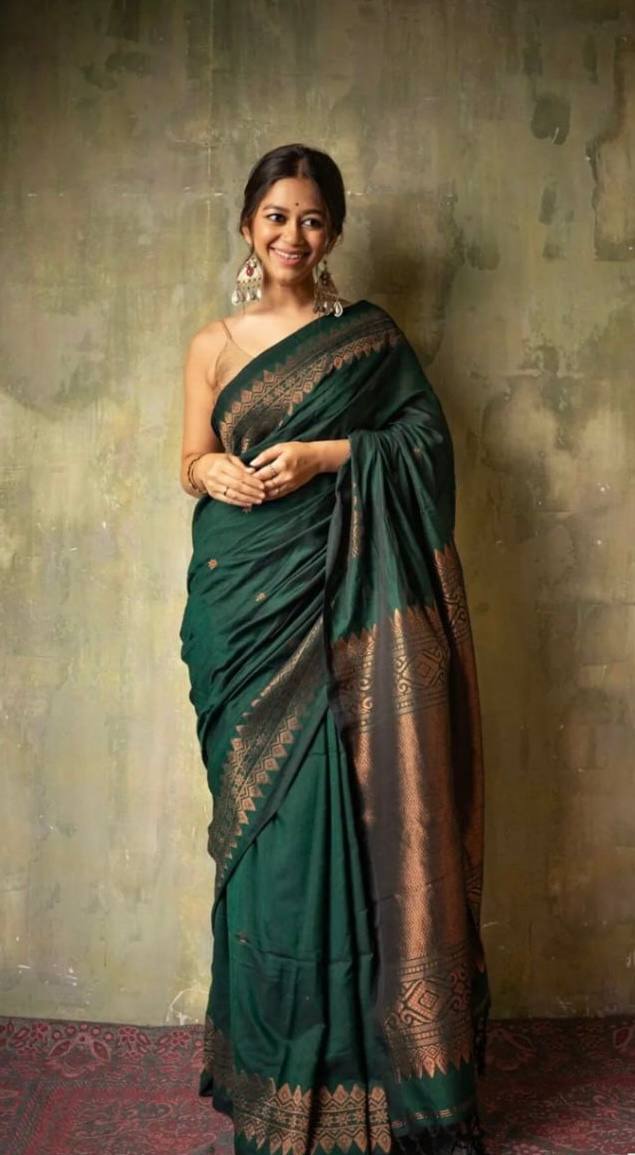 Women's Handloom Silk Saree with Woven Border in Deep Green and Bronze