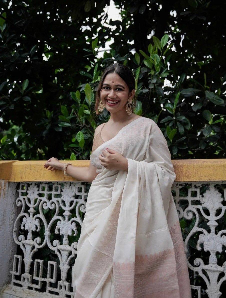Elegant Off White Handloom Saree with Woven Border