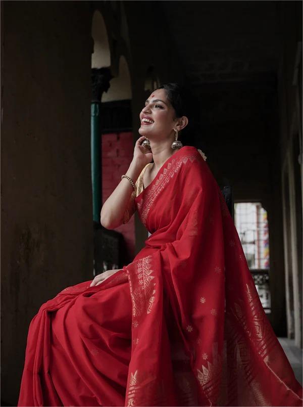 Elegant Red Silk Saree with Golden Border