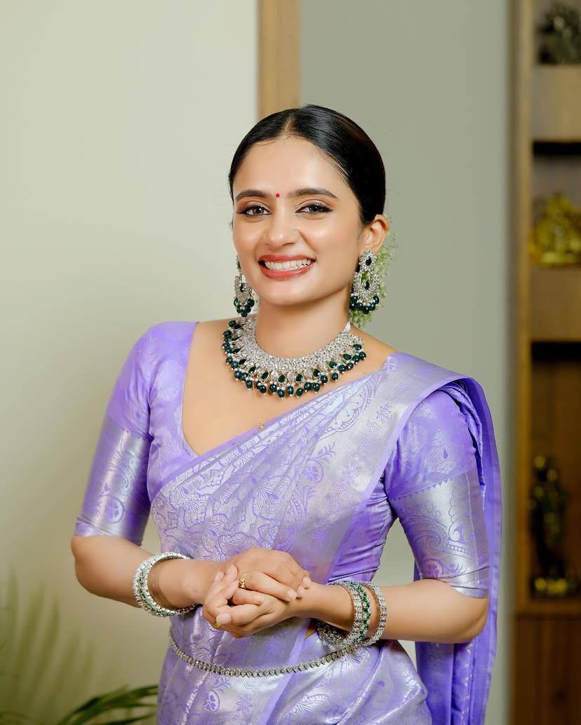 Elegant Purple Kanjivaram Silk Saree with Contrast Border and Zari Work