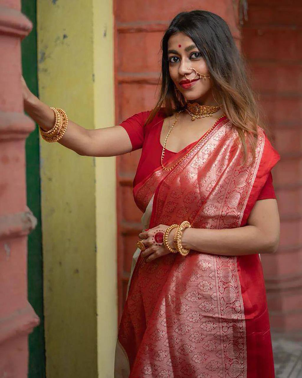 Elegant Off White Silk Saree with Red Zari Border and Floral Motifs