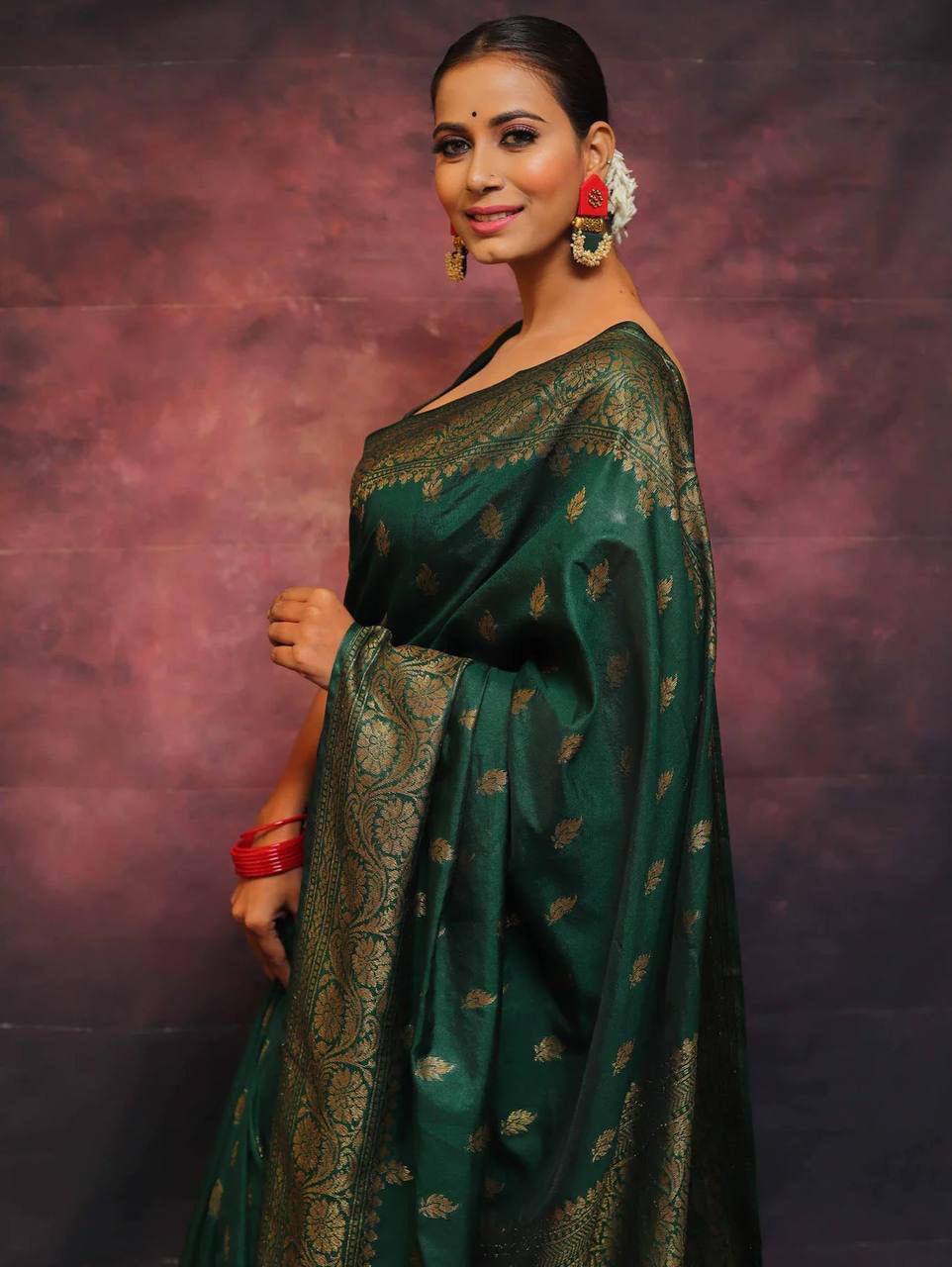 Elegant Dark Green Banarasi Silk Saree with Gold Zari Work