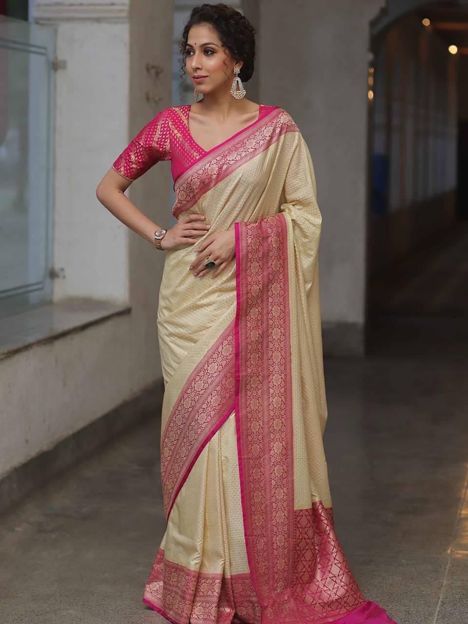Elegant Banarasi Silk Saree with Contrast Pink Border and Brocade Blouse