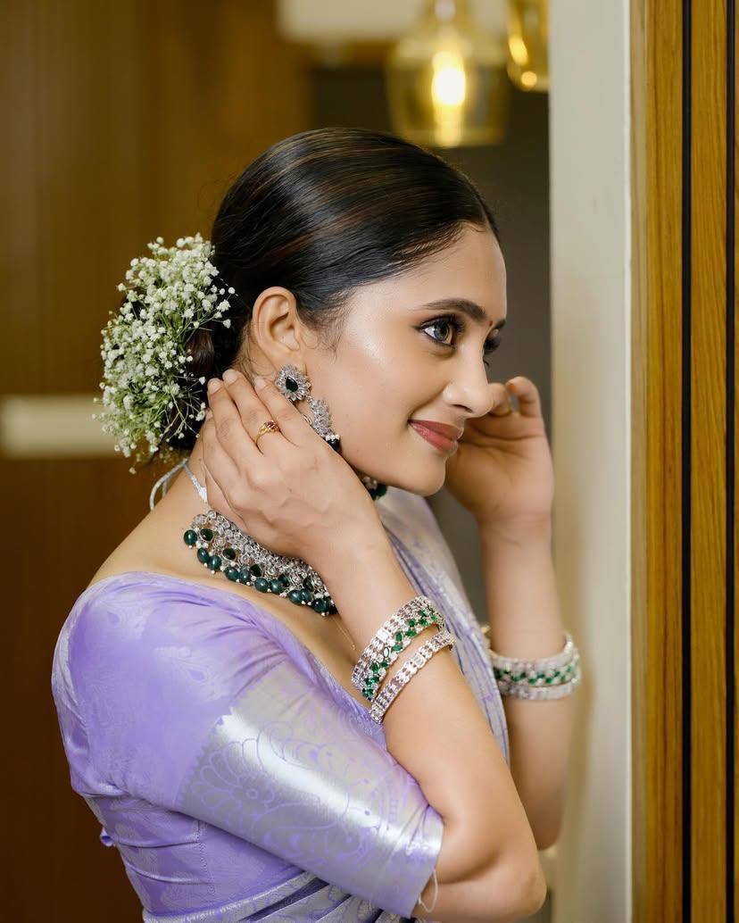 Elegant Purple Kanjivaram Silk Saree with Contrast Border and Zari Work