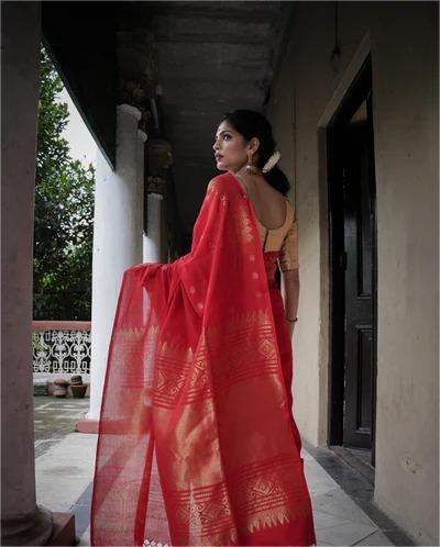 Elegant Red Silk Saree with Golden Border