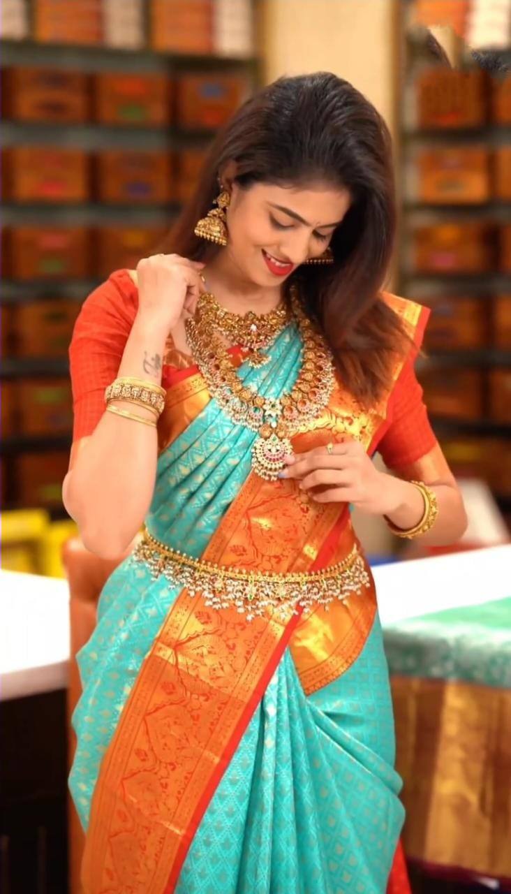 Traditional Kanjivaram Silk Saree with Contrast Border