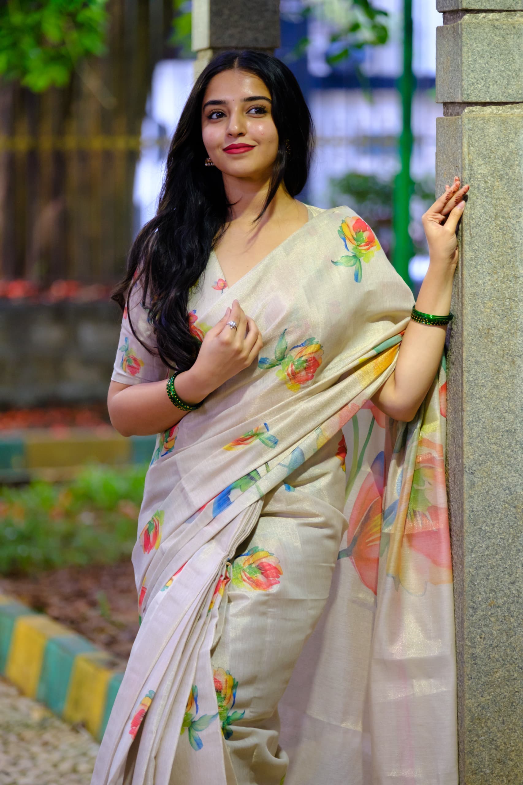 Aarohi Heavy Handloom Tussar Silk Saree with Tulips Digital Print & Matching Blouse