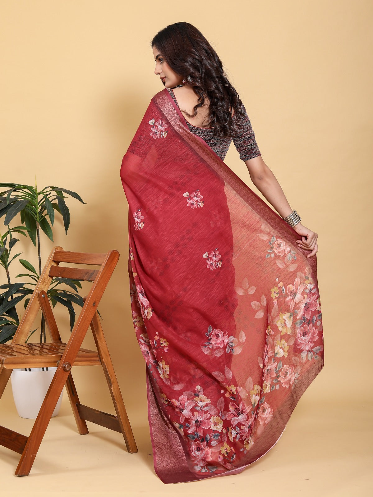 Rose Bloom Heavy Linen Saree with Rich Jacquard Border & Floral Print