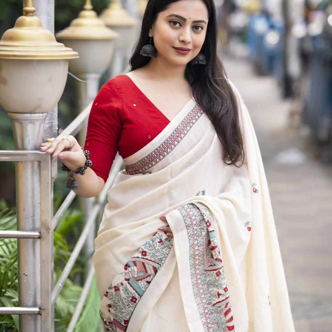 Women's Cream Cotton Digital Print Saree with Designer Border & Printed Blouse